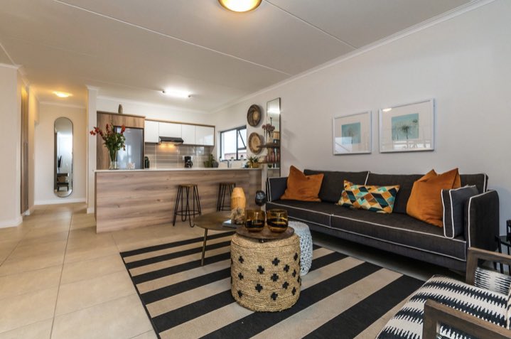 Noliiie's tweet image. Happy Friday guys! Let’s end the week off, one property richer. Have you checked out the latest property on @properties_easy ? I’ve invested my ‘little change’ in The Reid which is just over 94% subscribed.