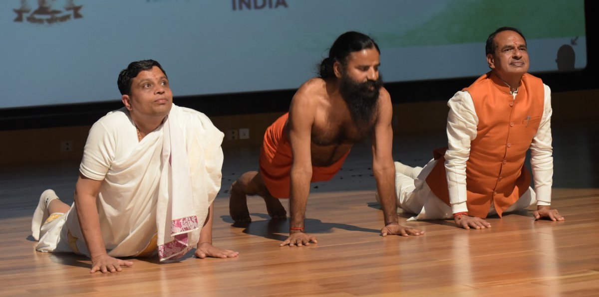 योग करो, उद्योग करो, बड़े-बड़े साम्राज्य खड़े करो, तुम ऋषियों के वंशज हो और तुम्हारे पूर्वजों ने पूरे विश्व में अपने साम्राज्य का विस्तार किया था, ऐसे ही तुम सब योगी बनो, निरोगी बनो और उपयोगी बनो।
#पतंजलि
#75करोड़सूर्यनमस्कार