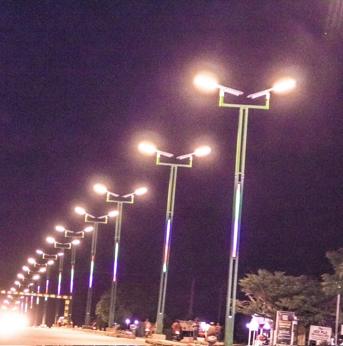 Haji_Shehu's tweet photo. Night view of Bauchi Road as @GovernorInuwa's administration installed a solar powered street lights. https://t.co/L07RqRyYC0