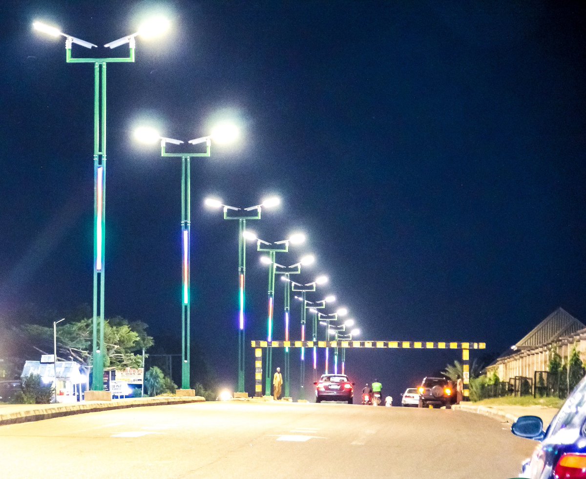 Haji_Shehu's tweet photo. Night view of Bauchi Road as @GovernorInuwa's administration installed a solar powered street lights. https://t.co/L07RqRyYC0