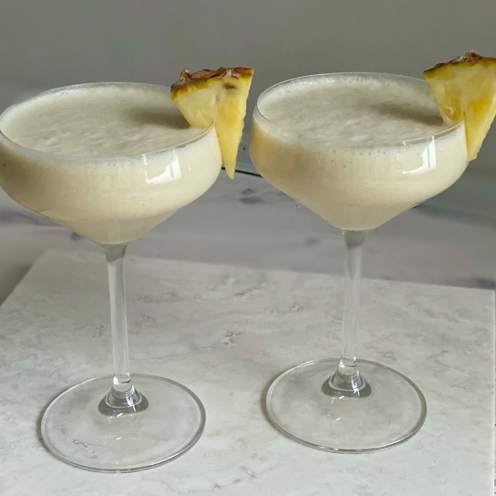 Did you know that 70% of participants of #DryJanuary have better sleep and 66% have more energy?

Try this protein packed Virgin Colada 🙌 

| #KINSPO #KINNutrition
______________________________

#AlcoholFree #CocktailRecipe #FoodPhotography