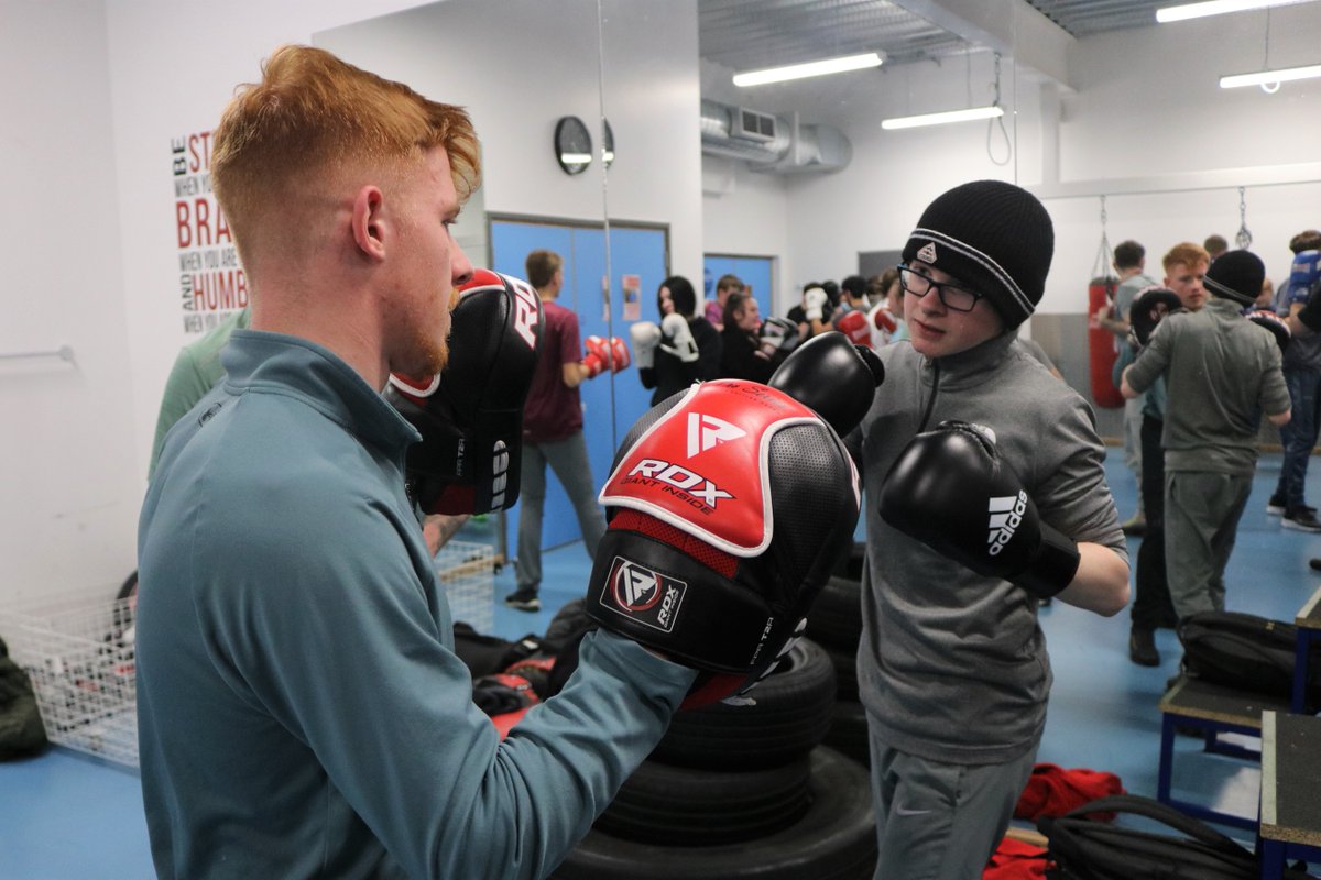TheHiveYZ's tweet image. Our fully equipped boxing gym was buzzing with excitement as Merseyside Middleweight, @jamesheneghan12 officially opened the Hive Amateur Boxing Club🥊
A huge thankyou goes to @apex_mgmt_sol who are very kindly sponsoring the club, we are so grateful💜thehiveyouthzone.org/hive-amateur-b…
