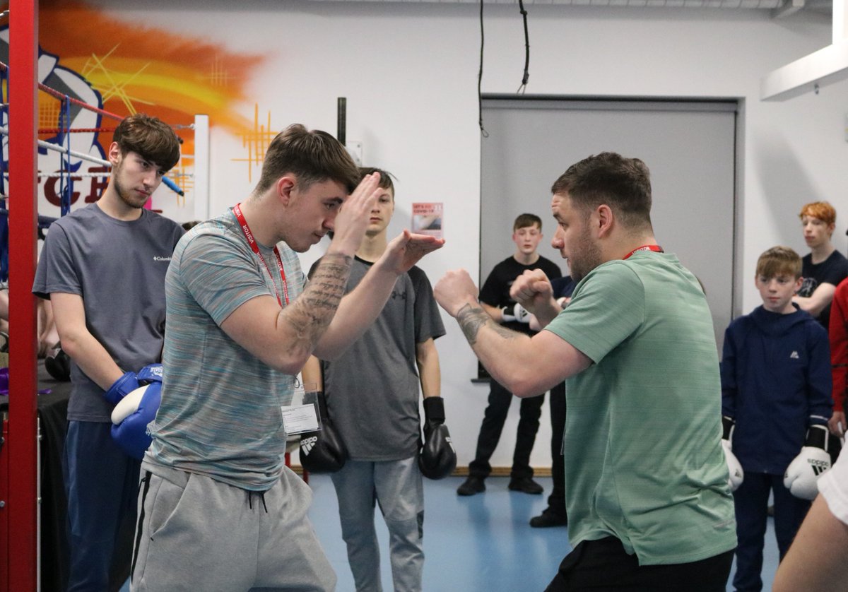 TheHiveYZ's tweet image. Our fully equipped boxing gym was buzzing with excitement as Merseyside Middleweight, @jamesheneghan12 officially opened the Hive Amateur Boxing Club🥊
A huge thankyou goes to @apex_mgmt_sol who are very kindly sponsoring the club, we are so grateful💜thehiveyouthzone.org/hive-amateur-b…