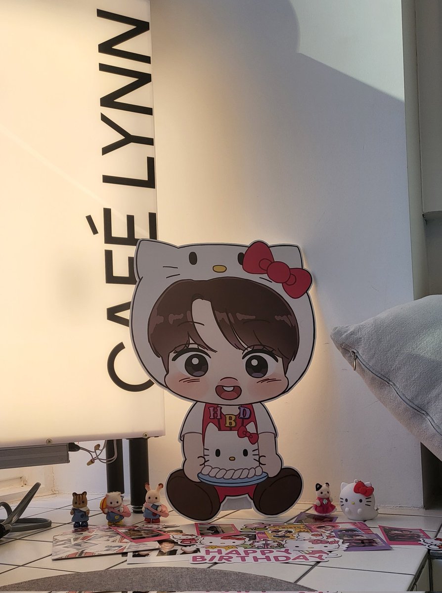 EXOL_20140518's tweet photo. 종인 생일카페
카페 린
짱종인 시그니처 라떼❤
짱종인 마카롱 세트❤
꾸며진 공간이 아기자기했다💕
특전도 짱 긔엽당💕
#HBDKAI
#짱종인데이 https://t.co/0h8lt7xWt3