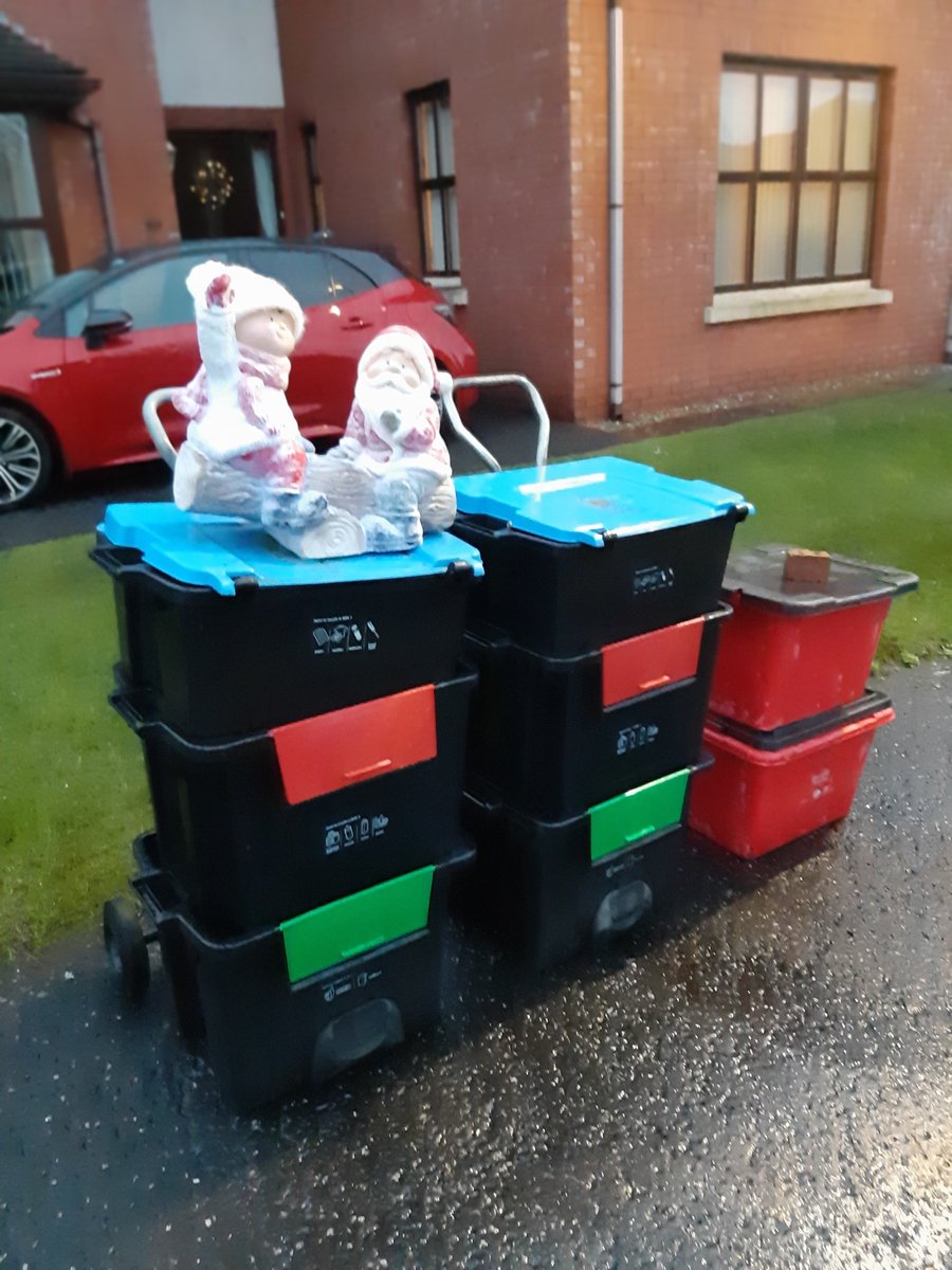 JohnSocEnt's tweet photo. There no denying that it is of course, #RecycleFriday at the McMullans'. However, I've had to delegate that to others as most of the McMullans have been on tour at #Anfield for the 'big match'. https://t.co/pjBbGFl91y