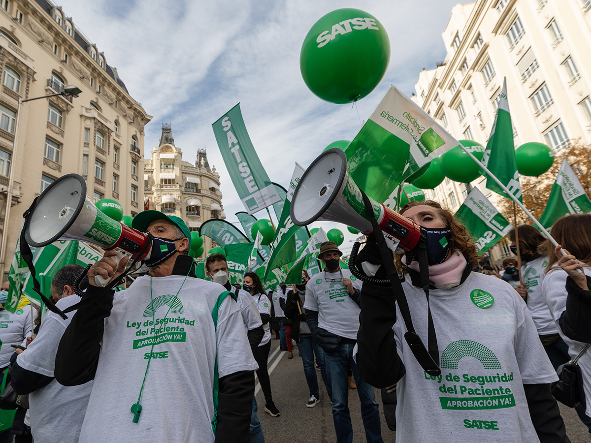 Nueve de cada 10 enfermeras y fisioterapeutas, a favor de movilizaciones para mejorar la sanidad y sus condiciones laborales enfermeriatv.es/es/movilizacio… <a href="/PSOE/">PSOE</a> <a href="/populares/">life</a> <a href="/PODEMOS/">Podemos</a> <a href="/CiudadanosCs/">Ciudadanos 🇪🇸🇪🇺</a> <a href="/vox_es/">VOX 🇪🇸</a> <a href="/eajpnv/">EAJ-PNV</a> <a href="/Esquerra_ERC/">Esquerra Republicana</a> #FaltanMiles #StopPrecariedad