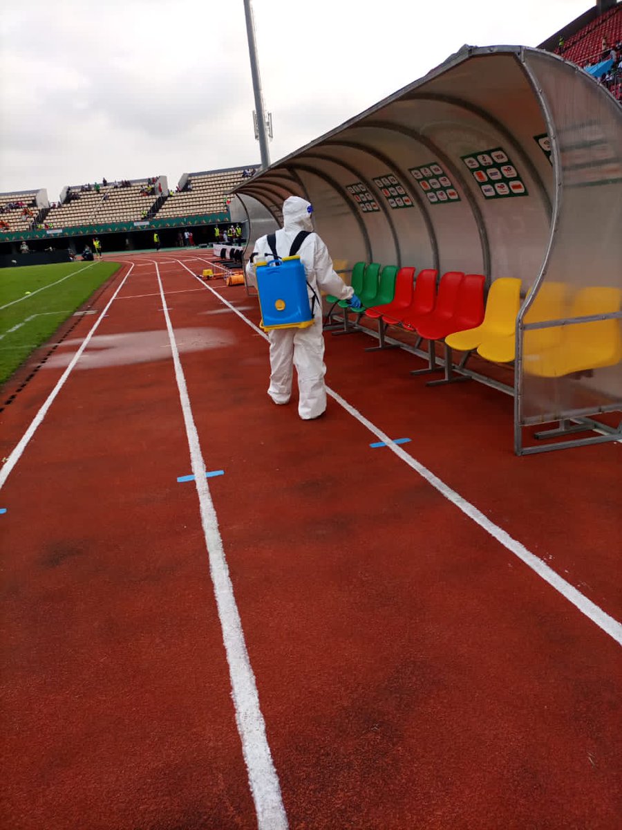 salmaamadore's tweet photo. Vaccine or #Covid test are not mandatory but are a requirement to have access to the stadium. For the safety of the players, the stadiums are disinfected and decontaminated every day. Sick players= no #CAN2021
#BloggersWithoutCovid19
#LeBlogDeSalma https://t.co/OTbPShIz8k