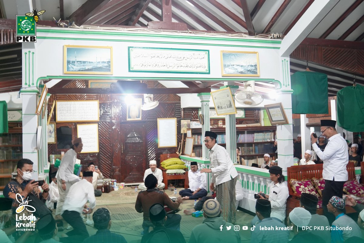 lebahkreatif's tweet photo. Gus Muhaimin wakil ketua DPR-RI sekaligus ketua umum DPP PKB sowan ke KHR. Muhammad Kholil As’ad pengasuh pondok pesantren Wali Songo Situbondo. 14/1/2022

#pkb #gusmuhaimin #walisongo #broyafie #pkbsitubondo #khrkholilasad #lebahkreatif https://t.co/dVeMoC8tFA