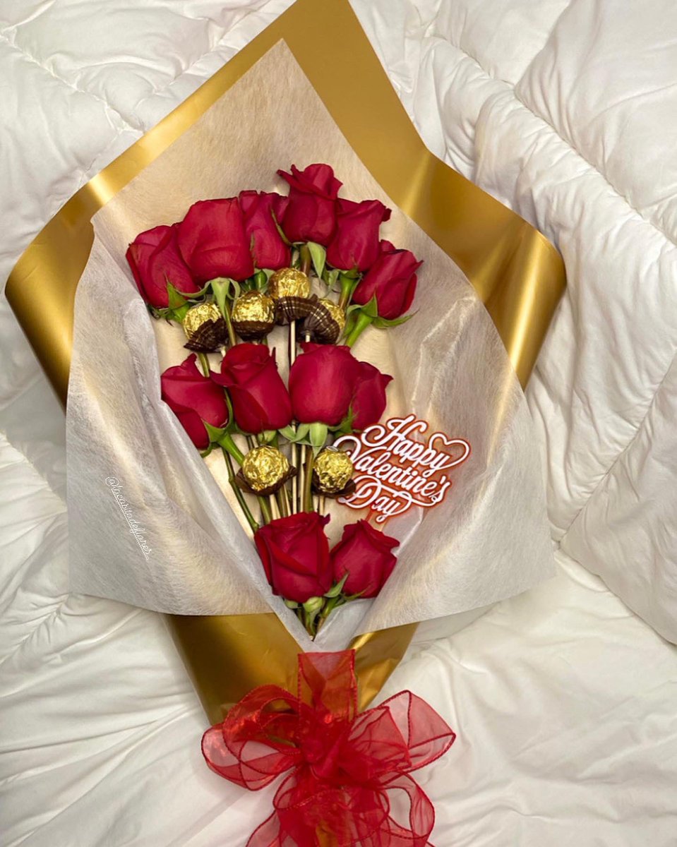 xxkaren23's tweet photo. for all my simps who wanna get their special someone something for valentine’s day , check out these &amp; other gorgeous arrangements i’ve made 🥰 insta: lacasitadeflores_ https://t.co/xyUn3xBLbq