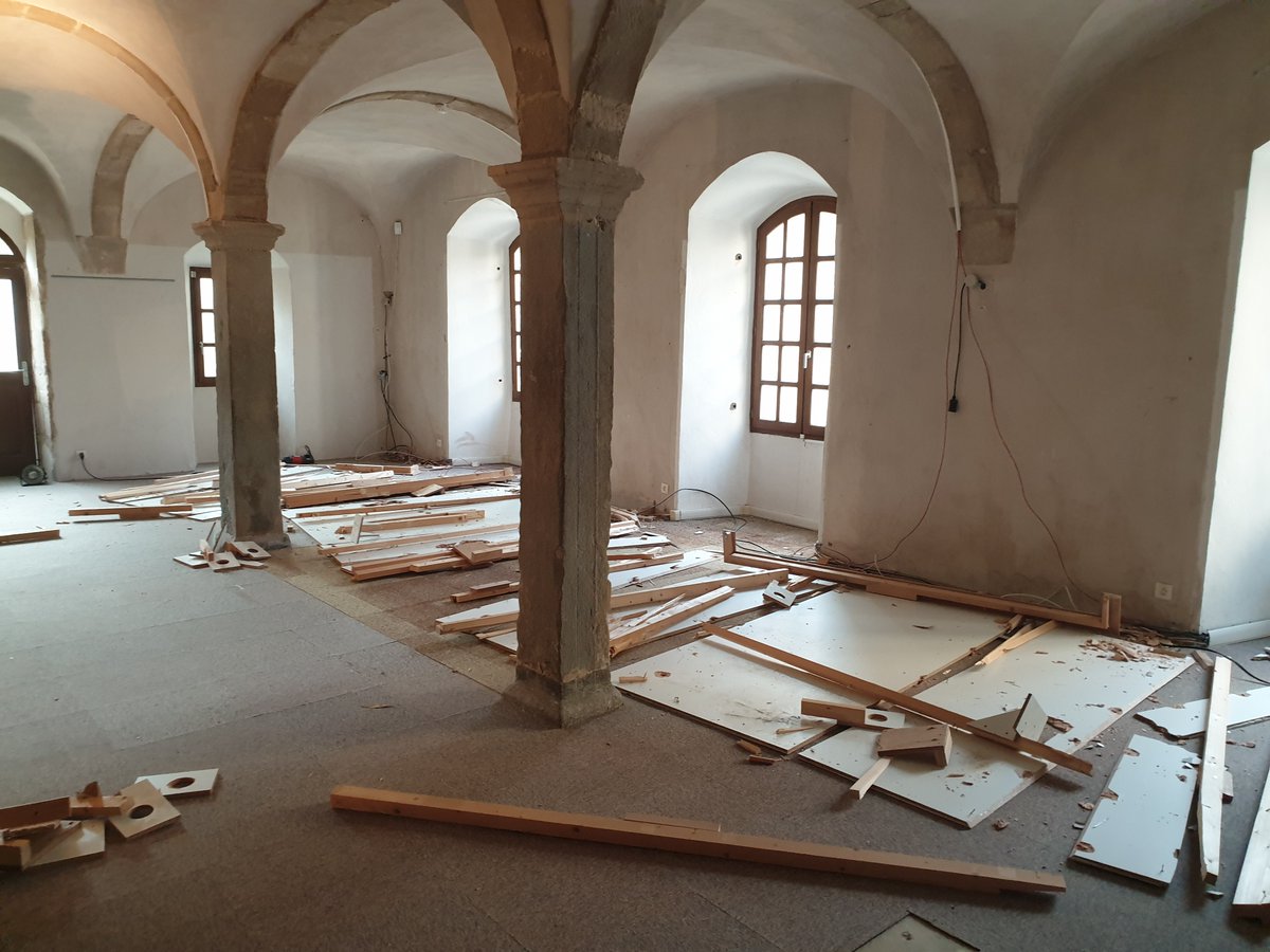 MuseeStAntoine's tweet photo. [Préparation de la saison 2022]
Le @MuseeStAntoine  s’active à préparer sa  nouvelle saison.
De gros travaux en perspective en vue d’une nouvelle exposition.
On vous en dira un peu plus bientôt! Restez connectés! 
#isère
#museesdepartementauxisere
#expositions https://t.co/V8V4Mfa8G0
