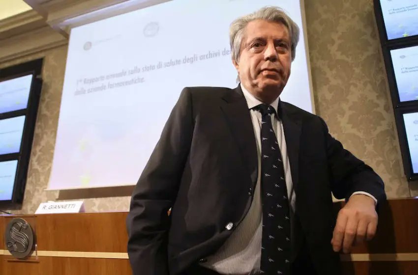 FDePalo's tweet photo. #Digitaleeuropeo, a lezione dal prof. #Pizzetti: “In un'orgia di diritti, si dimentica che il mercato comune è la ragion d'essere dell'#Ue. Se nel mercato unico offline mettiamo in comune le materie prime, in quello online i #dati”
https://t.co/nOgtPP3SVO https://t.co/oaV1hXvOra