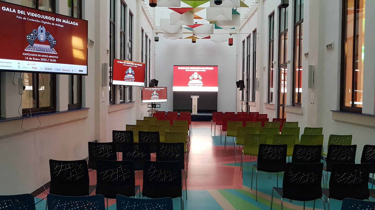 VideojuegosUMA's tweet photo. Empezamos en breve 🙌🙌 https://t.co/0RKZ7JfVPM