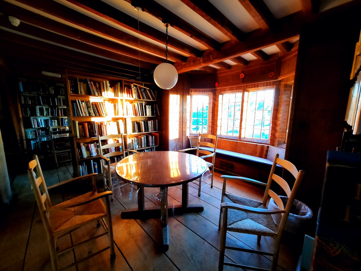 BedalesLibrary's tweet image. Winter sunrise in the Memorial Library