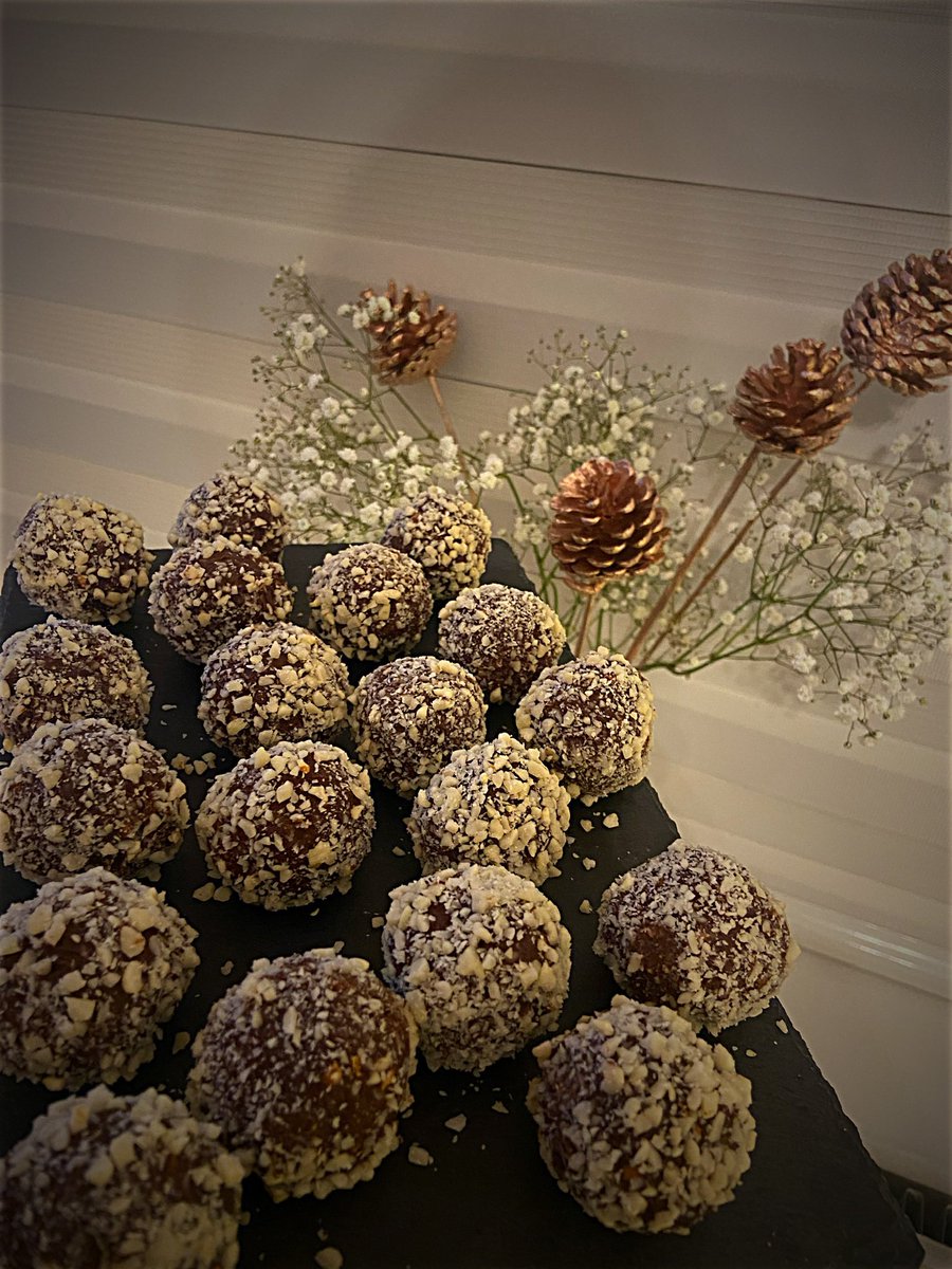 3 boxes of Peanut Butter + Belgian Chocolate <a href="/benjistruffles/">Benji’s Vegan Truffles</a> left. The last 3 boxes ever! 

Treat yourself > vegantruffles.co.uk