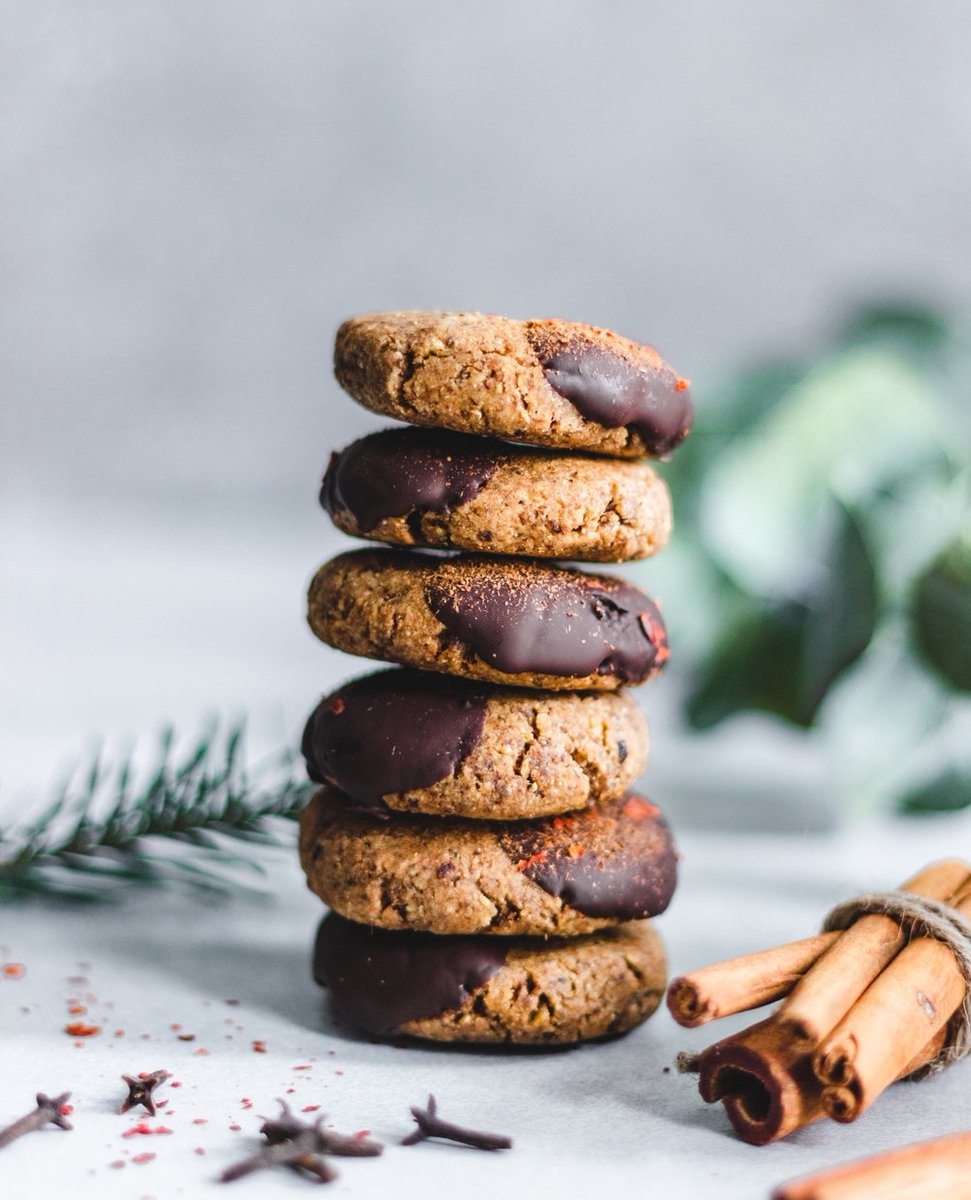 Coliseumtr's tweet photo. Soğuk havaları sıcak ve lezzetli bir atıştırmalık ile tatlandırmaya ne dersin? İşte beslenme uzmanımız Zehra Akın'dan Kestaneli Cookie tarifi 🌰🍪

https://t.co/gF1uwoyqtk

#coliseum #sağlıklıyaşam #tarif #kurabiye #kestane #kestanelikurabiye #atıştırmalık https://t.co/avijXW7Rrm