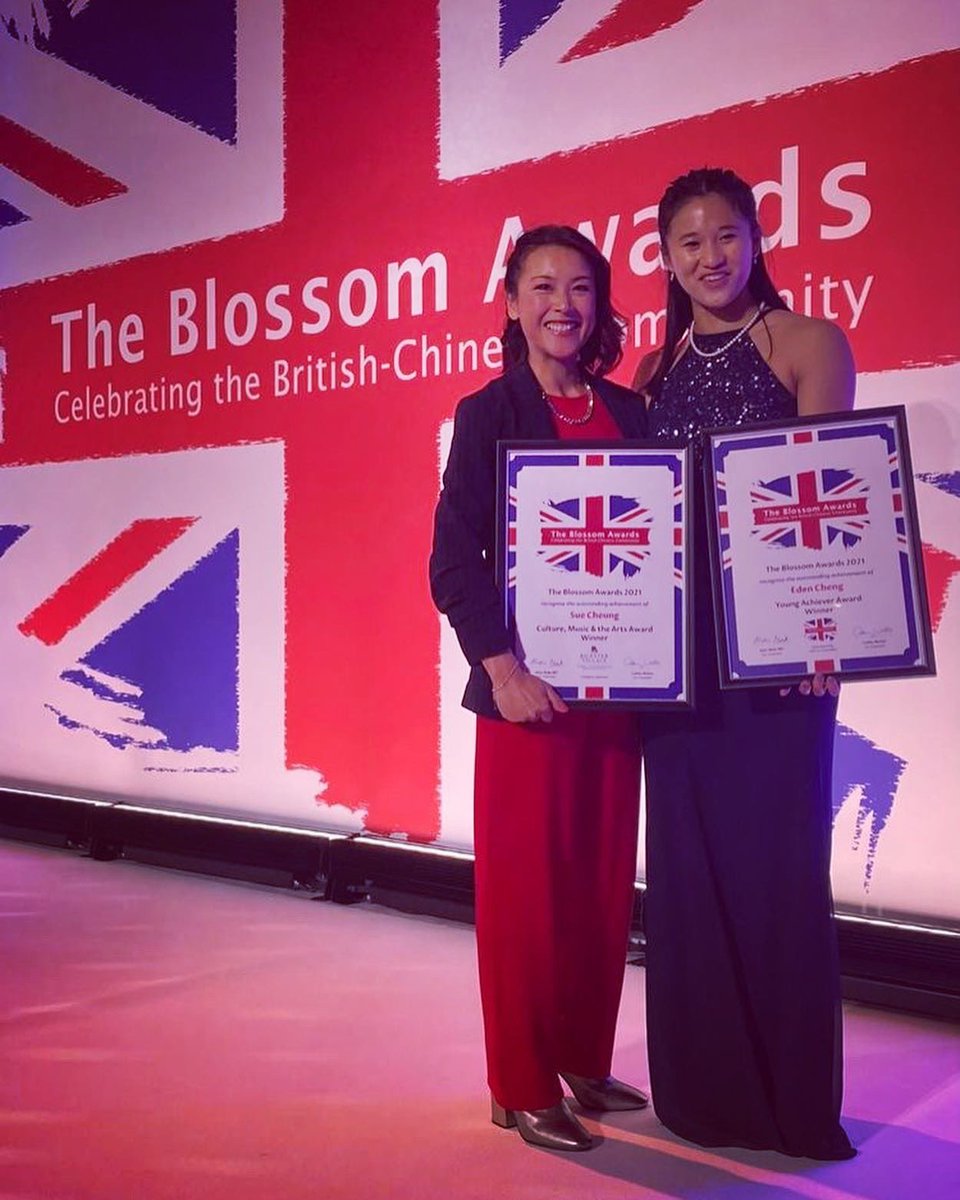 I won the Arts category at The Blossom Awards, but was more excited about meeting Young Achiever winner, gold medal diver, Eden Cheng 🙌
#BritishChinese #FridayFeeling