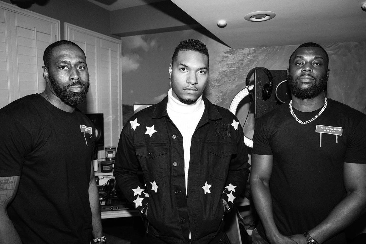 eme_josiah's tweet photo. Back in the studio 🔥🔥 https://t.co/e2fpSjVQVC