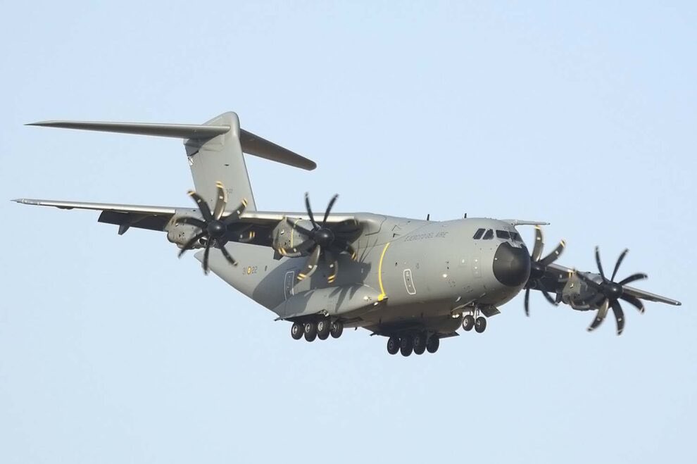 Quieroserlder1's tweet photo. Liderando una misión a vida o muerte. Lee lo nuevo en nuestra sección de artículos sobre la evacuación del Aeropuerto de Kabul en agosto de 2021: https://t.co/cxsx8VzCfT https://t.co/eAR0rUJJMB