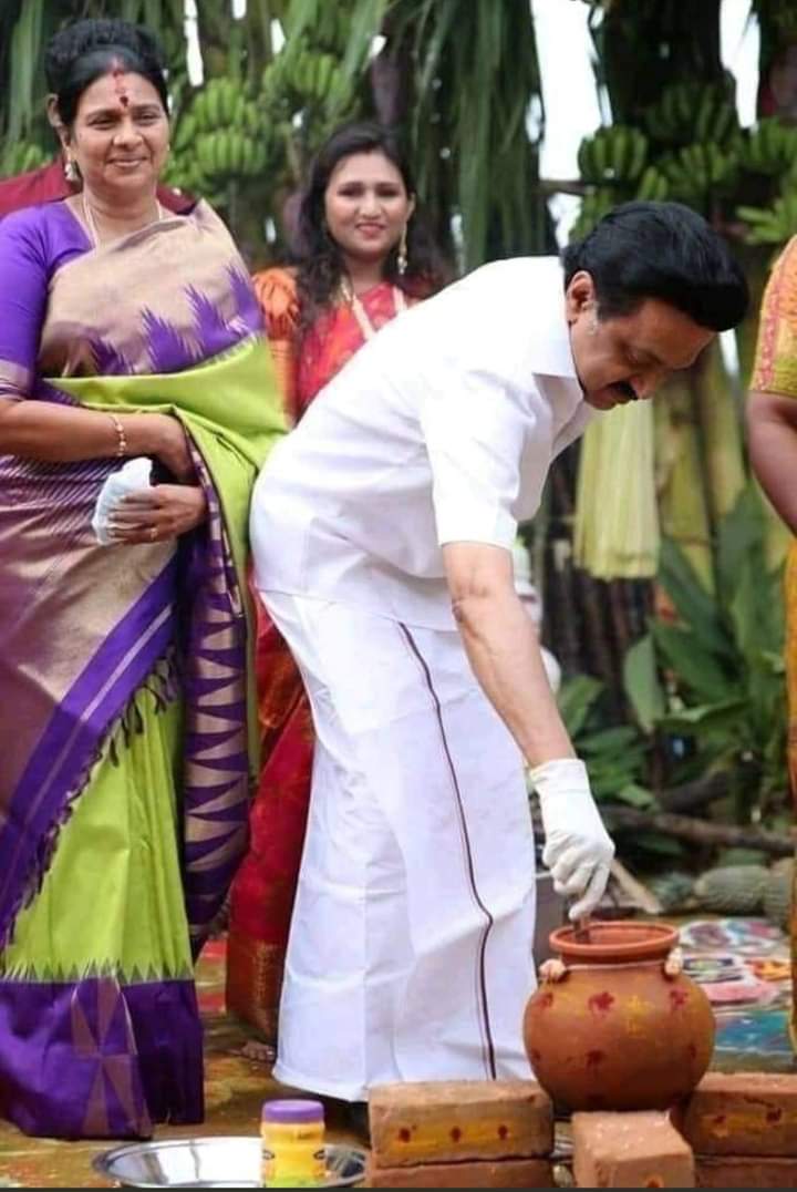 SuryaDurairaj3's tweet photo. Sir Can you Explain boiling procedure
#Boiling_point https://t.co/i7Q3x6QBf5