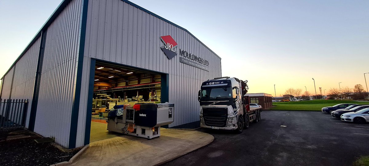 JMouldings's tweet photo. Early morning delivery of our new 160 ton moulding machine, to compliment a reshoring project. #reshoring #injectionmoulding #project #sustainability https://t.co/HYxWcM99m4