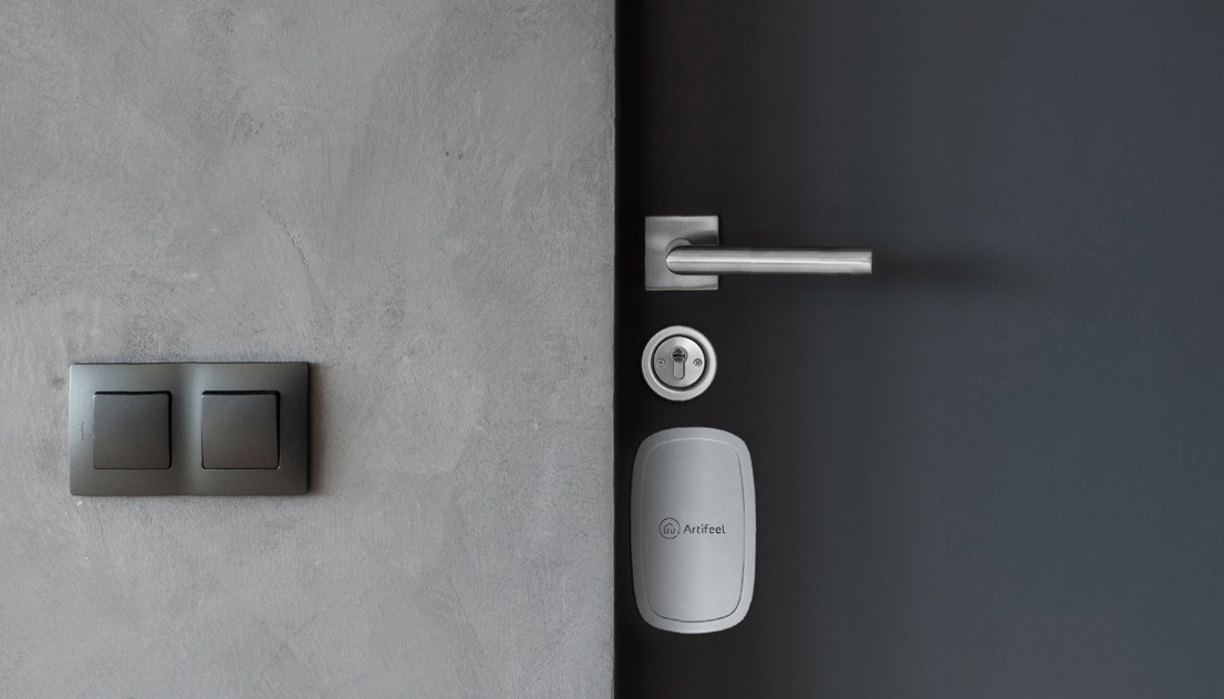 Vous n'activez pas votre alarme chaque fois que vous sortez? Alors on a inventé Check'In, activée 24/24 grâce à son #IA :-). Soutenez-nous sur Kickstarter: bit.ly/3n1mn9G : 199€ avec 2 ans inclus à la télésurveillance pour les 2000 premiers, c'est imbattable !