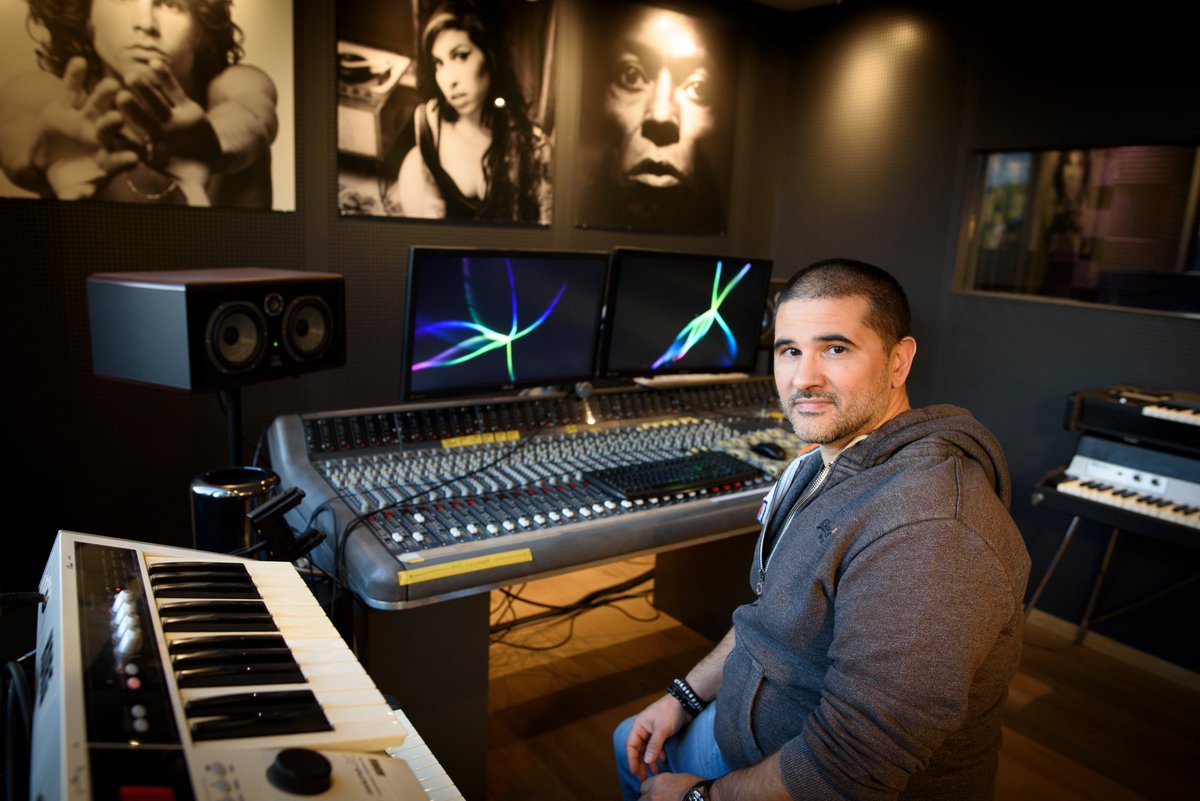 ✨"<a href="/radioshop/">radioshop</a>, les bonnes ondes🎶 au travail👩👨 !" 🔎 Semaine de 32h, création d’une "joy squad", aménagement des bureaux… décryptage d’une stratégie d’#entreprise qui améliore sa #performanceglobale 💡👉entreprendre-montpellier.com/fr/actualites/… #TerritoireICC #Montpellier #EntreprendreAutrement