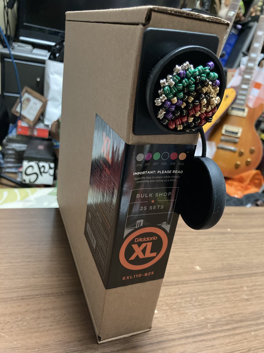 OCHA_Telecaster's tweet photo. 弦はコレ使ってます。
#ダダリオ
#EXL110
#バルクパック25セット https://t.co/iHi2s8eKA6