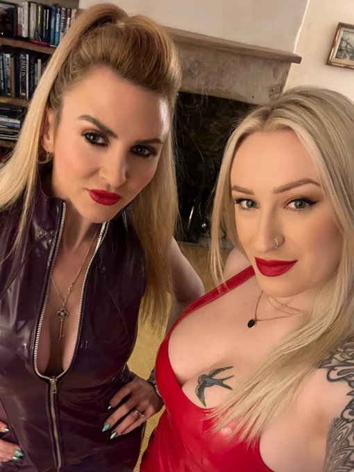 A truly fantastic day visiting the beautiful @MissSuzannaMax at Maxwell Cottage yesterday &hearts;️  Thank you<a class="tags" target="_blank" title="On Twitter" href="/?out=eyJ0eXAiOiJKV1QiLCJhbGciOiJIUzUxMiJ9.eyJpYXQiOjE3MjIxMjM4NzQsImlzcyI6InR3cG9ybnN0YXJzLmNvbSIsIm5iZiI6MTcyMjEyMzg3NCwiZXhwIjoxNzUzNjU5ODc0LCJyZWRpcmVjdF91cmwiOiJodHRwczovL3R3aXR0ZXIuY29tL01pc3NTdXphbm5hTWF4In0.ziCFZ5gScbvPnEDxgj0rW6tc9_9wswNC2zgSklIeROelcblO7-OCcVseXcOCRPhmg2zD22Nr_5BuaXVmtnT3Kw">@MissSuzannaMax</a>