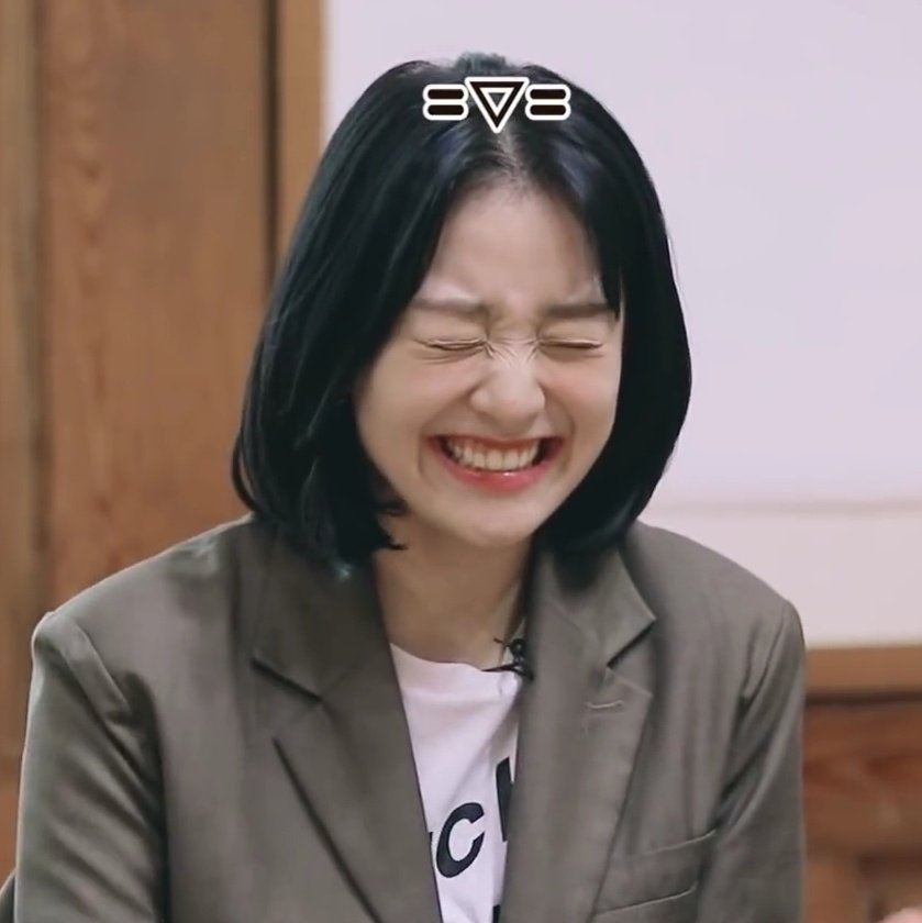 cactusjihyo's tweet photo. That nose scrunch and that huge smile omg she's so cute 😭 https://t.co/YGr3fS2U3S