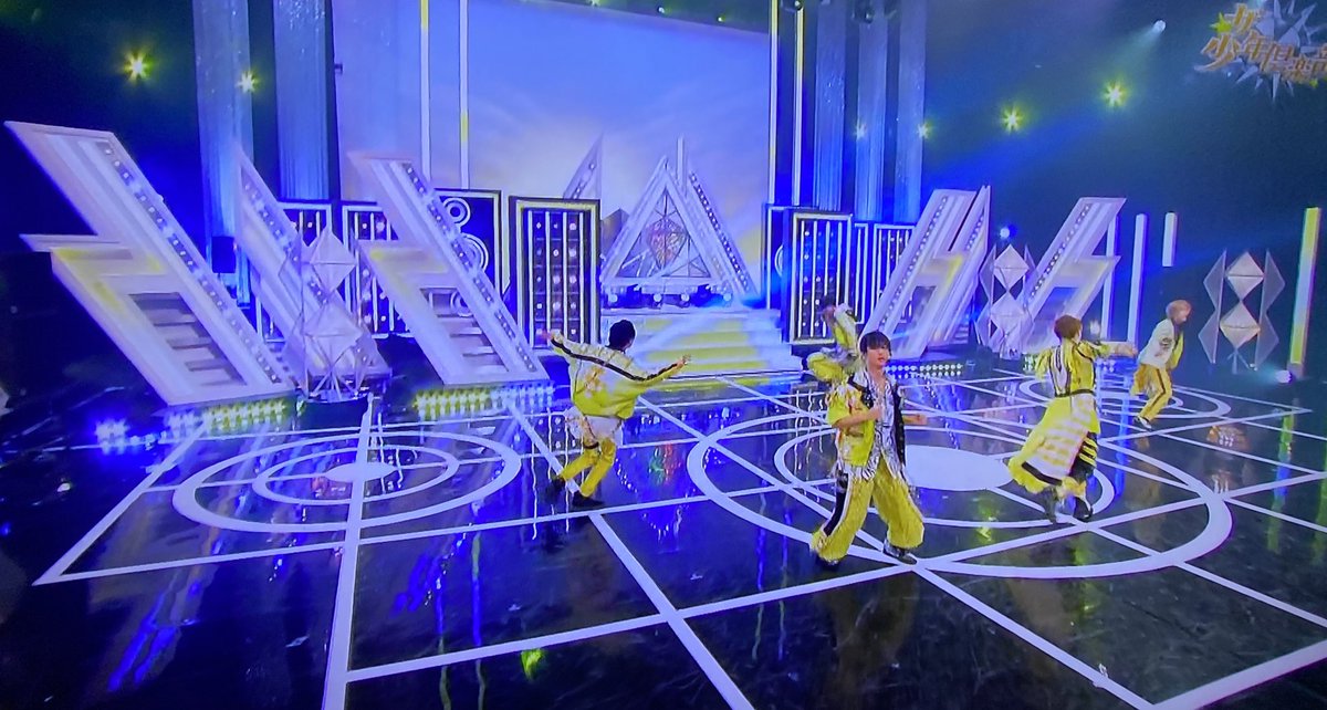 ✨破格✨絶品‼️イエロージャスパー☆噴水☆天然石⭐︎ファウンテン☆秘蔵品⭐︎2100g クレアの秘宝伝 パチスロ ジャンク液晶ユニット無しです。 - メルカリ