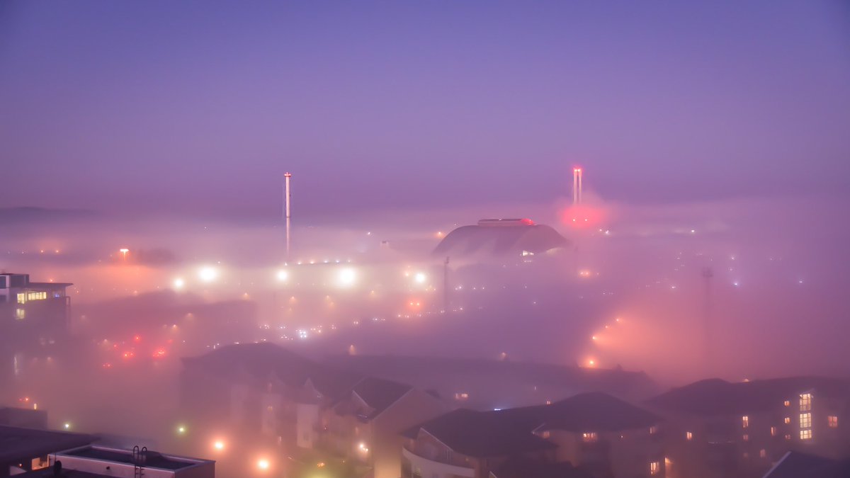SWimagesUK's tweet image. Low lying fog covers Cardiff Bay Area. Images: shanewhitephotography.smugmug.com/Places/Cardiff… @WeAreCardiff @VisitCardiff @ILovesTheDiff @Ruth_ITV @DerekTheWeather #fog #Weather @ViridorUK #ERF