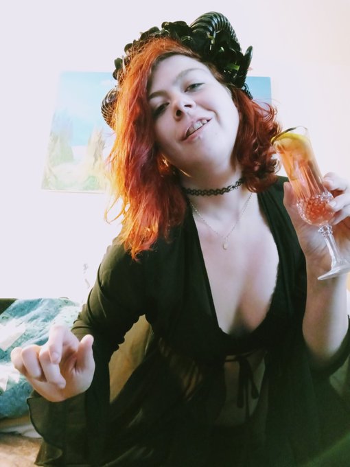 Here's to versatile outfits. This one gives me both:  Bow Down and Worship Me, I am an Elder Goddess<a href="/tag/nsfwcosplay"class="tags"><span>#nsfwcosplay</span></a><a href="/tag/cosplaycamgirl"class="tags"><span>#cosplaycamgirl</span></a>