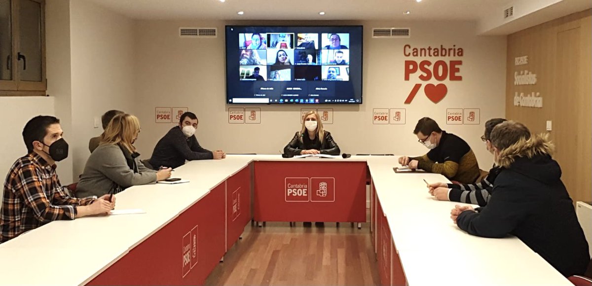 PSOECantabria's tweet photo. 📌 @NoeliaCoboP se reúne con los secretarios de Organización de las agrupaciones socialistas de #Cantabria para comunicarles el calendario de renovación de las agrupaciones locales

#SocialistasCantabria https://t.co/WeBl5Yy6Ho