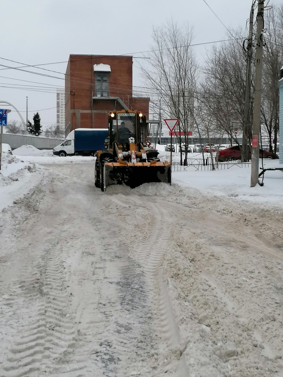 privo11's tweet photo. Механизированная уборка внутриквартальных дорог ул. Московское шоссе; Пр-т Кирова; Стара-Загора https://t.co/M1xCPdGo75