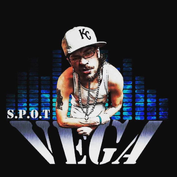 CuzzaloSPOT816's tweet photo. Come hangout with me on #BIGOLIVE https://t.co/wb5SopC77K https://t.co/UG0lfFFbnB