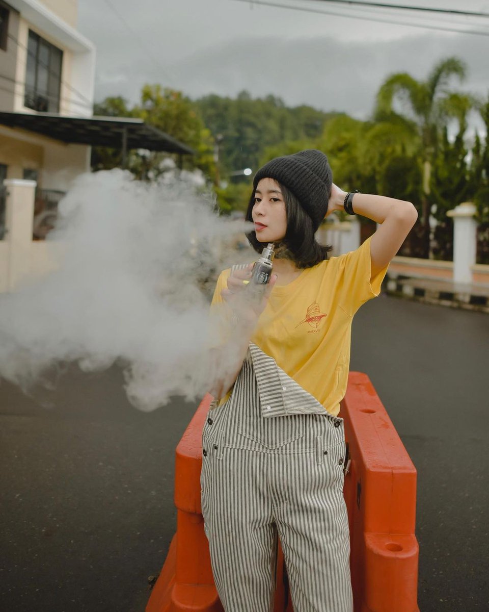 Freemaxvape's tweet photo. Vaping is not a fad, it's a lifestyle #MaxusMax168w
Nice shot from @fazrinnuza
.
.
.
.
.
Warning: This product contains nicotine. Nicotine is an
addictive chemical. For 21+ only.
#freemaxvape #subohm #norway #vapeon #meshpro
#vape #vapegirl #vapedaily #podmod #subohmclub https://t.co/kCKWivjaWK