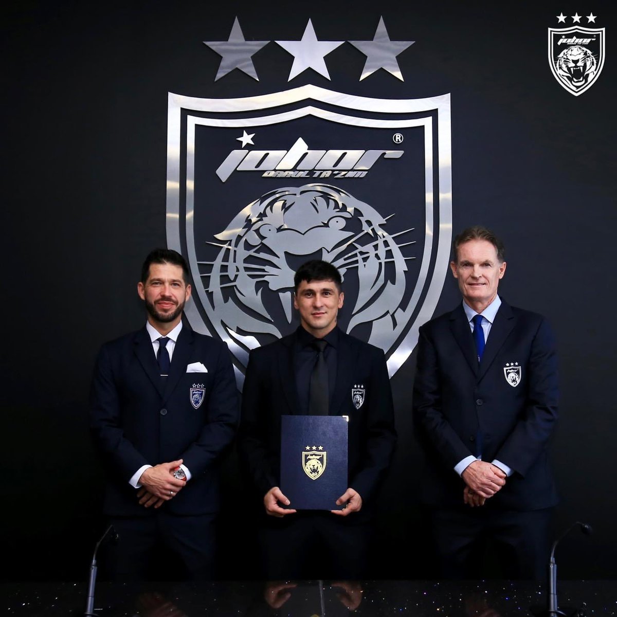 OfficialJohor's tweet photo. FERNANDO FORESTIERI SIGNS! 

I have heard and seen a lot about the JDT Football project, and then I decided this is where I go. I am excited to start this journey. 

Forestieri, Johor Darul Ta’zim FC new signing 

More photos at https://t.co/wEl2WyllBb https://t.co/7P1SvE80lI