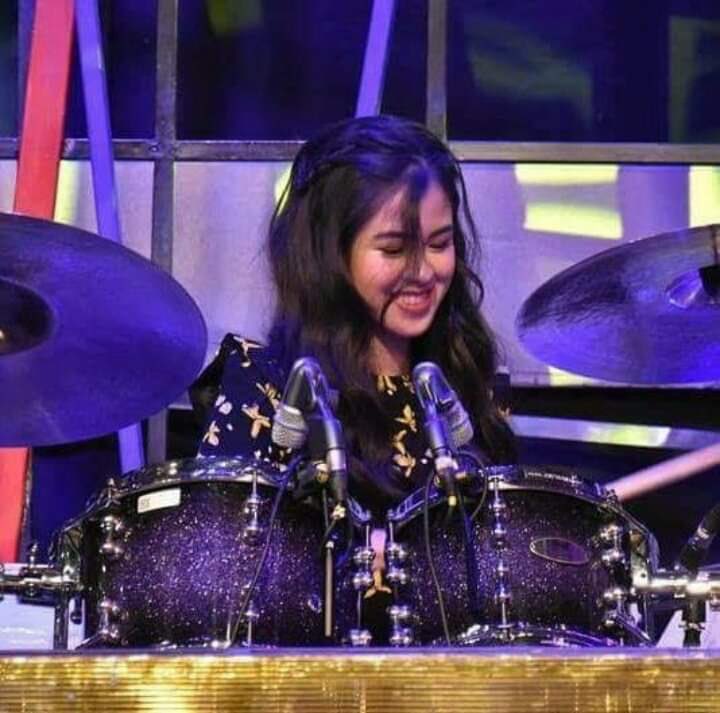 Kisses being extra talented for playing these instruments. Add pa natin ang Ukulele at Electric Guitar.

KEEP CHOOSING KISSES

  ✨ DonKiss Family ✨
 #KissesDelavin
#DonKiss l #DonKissFam