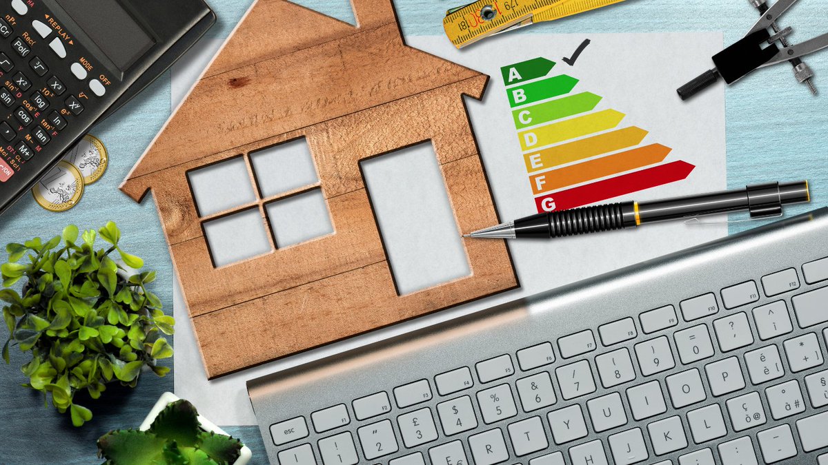 ☀️Have you seen @EU_Commission's revised #EnergyPerformance of Buildings Directive? 

🏘️It talks about #energyefficiency in buildings to cut emissions, #RenovationWave & much more

👉Read here ec.europa.eu/commission/pre…