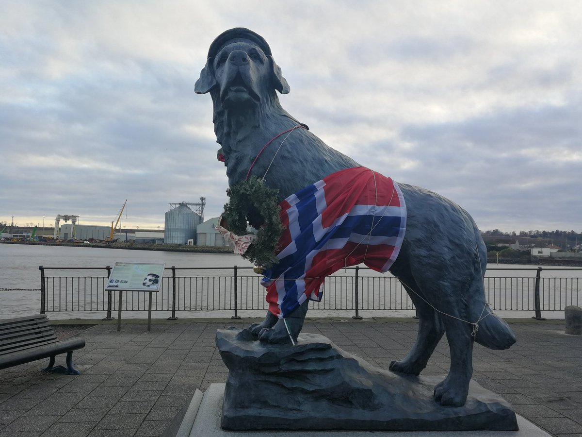 amanibee's tweet photo. @DrAndrewV2 Love a dog statue. This is Bamse a Norwegian WWII mascot. Statue is in Montrose, Scotland, where he is buried https://t.co/fHBJaPK692