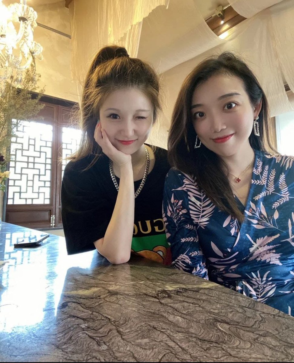 HeChunlan312's tweet photo. My sister, who I haven't seen in 2 years, came to see me. https://t.co/RDnUx0NWwW