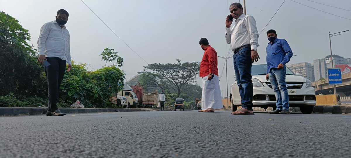 SushamSawant's tweet photo. प्रभाग क्रमांक १४९ मधील छेडा नगर सर्विस रोडची दुरुस्ती PWD च्या माध्यमातून करण्यात आली.

नगरसेवक 
सुषम गोपाळ सावंत. 
जिल्हाध्यक्ष उत्तर-मध्य मुंबई https://t.co/bMmNpu2q22