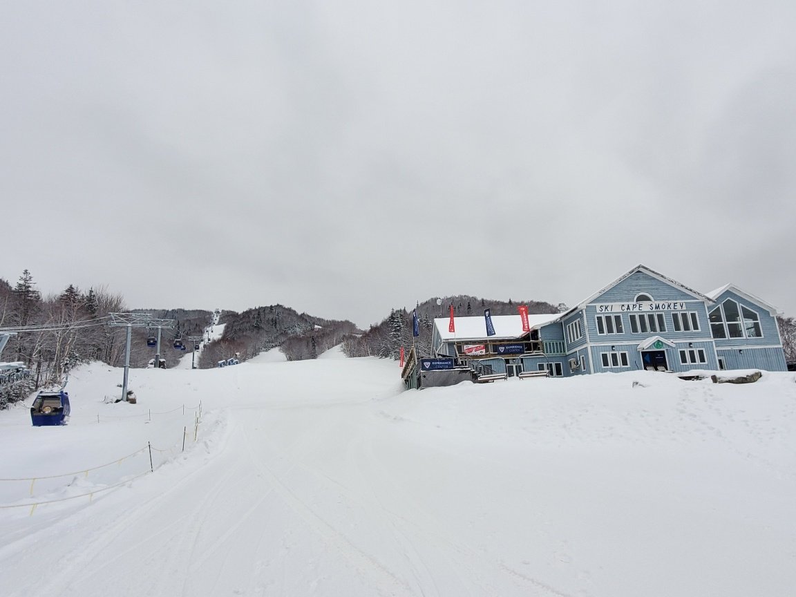 Grey days mean swapping those lenses out! Do you know what goggle lense you should use in each whether condition?

#atlanticgondola #capesmokey #capebreton #ski
