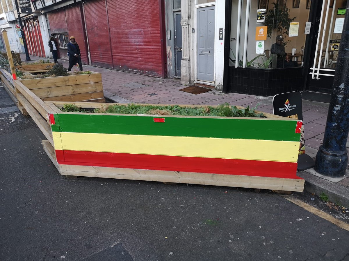 FatNatChat's tweet photo. New year, new look! We've spruced up the parklet outside the fab @BlackNWhiteCafe
on Atlantic Road #Brixton & the planters on Marcus Garvey. Hope you enjoy the splash of colour! #LTN @lambeth_council
#StreetArt #socialenterprise #plants https://t.co/1Cop83oL36