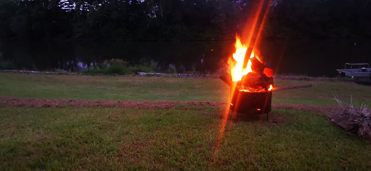 gcstrippers's tweet photo. Camping like a King.. Look out for my truck tomorrow at the #qldborder rally. #wakeupaustralia #dontjabkids #donotcomply https://t.co/mGRvo8Tj8s