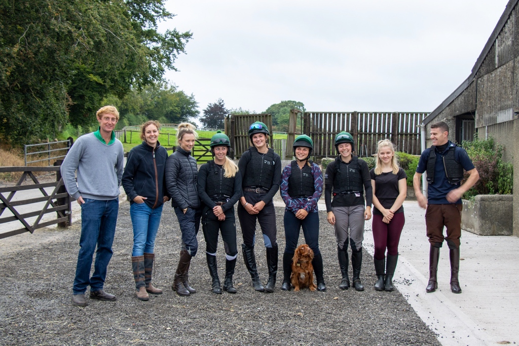 We are fortunate to be supported by our hardworking, friendly and dedicated team of experienced staff, who are passionate about the welfare of the horses and the success of the yard.

#teamwork