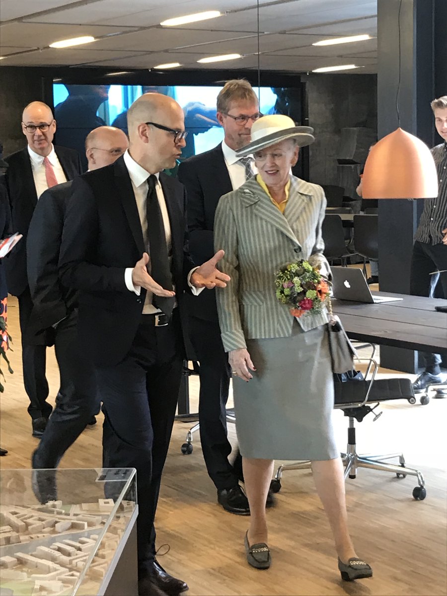 It’s the 50th anniversary of HM Margrethe II’s accession to the throne. In 2018 she came to visit us for the official BLOXHUB opening. What a pleasure to have a Queen who cares about the climate. Congratulations from BLOXHUB! #dkgreen