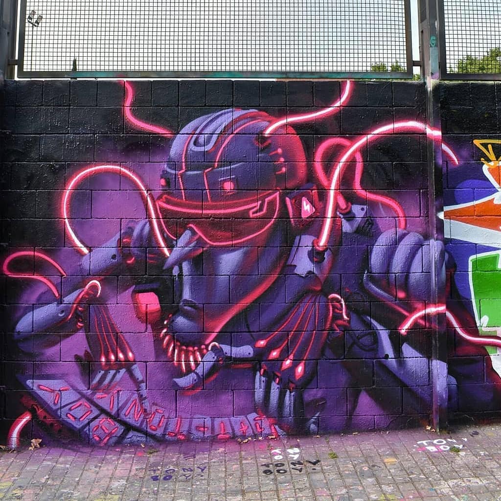 #graffiticharacter #glow #spraypant #tonyboy #graffiti #cyberpunk #hiphop