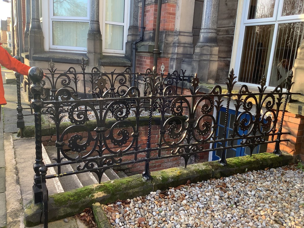 NGHSJuniors's tweet photo. Y6 local history tour to the Arboretum. Discovering Nottinghamโs Victorian past. https://t.co/seHk7VFcmc