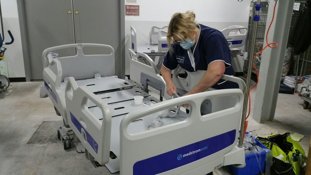LancsHospitals's tweet photo. Well done to our colleagues who working with clinical teams and @MedstromUK to implement the 1st phase of 547 brand new beds across our sites this week. Most are now already on wards. An incredible effort even if the corridors did look like a furniture showroom for awhile! https://t.co/NqqOLb7Kuc